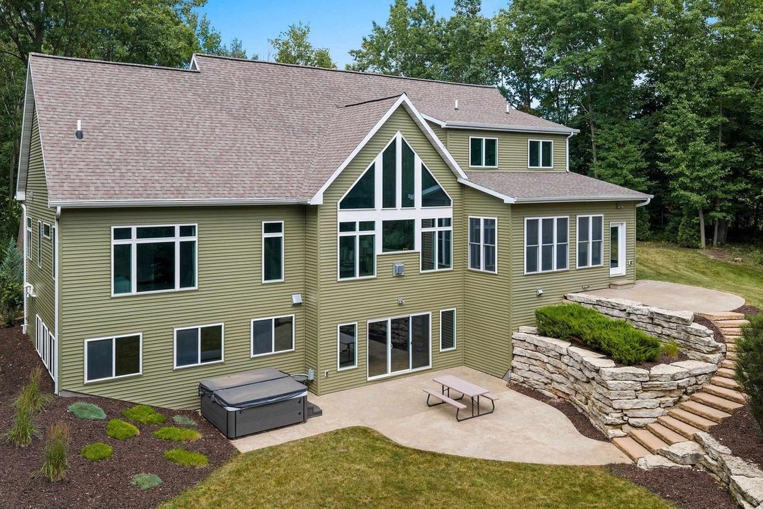 House in Combined Locks, Wisconsin, United States 2 - 18551141