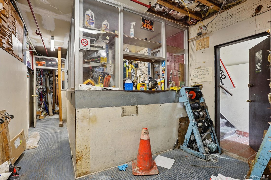 New York, New York, United States 4 - 18551177