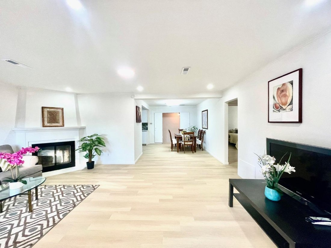 House in Redwood City, California, United States 4 - 18551689