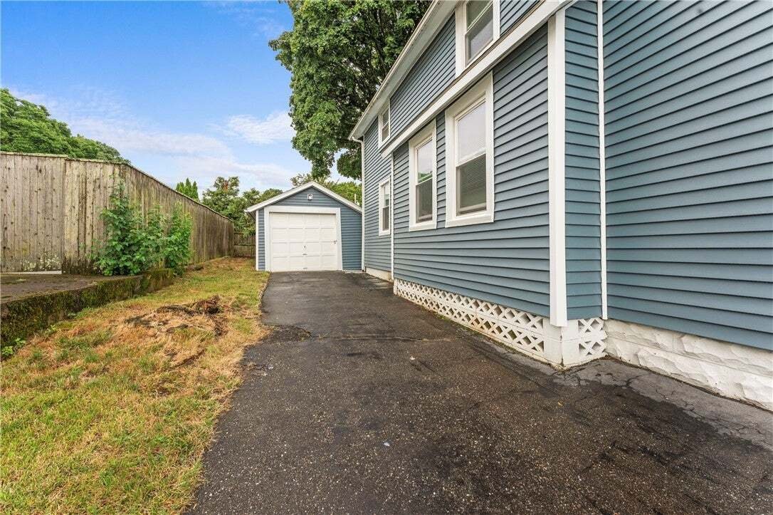 East Providence, Rhode Island, United States 3 - 18550993