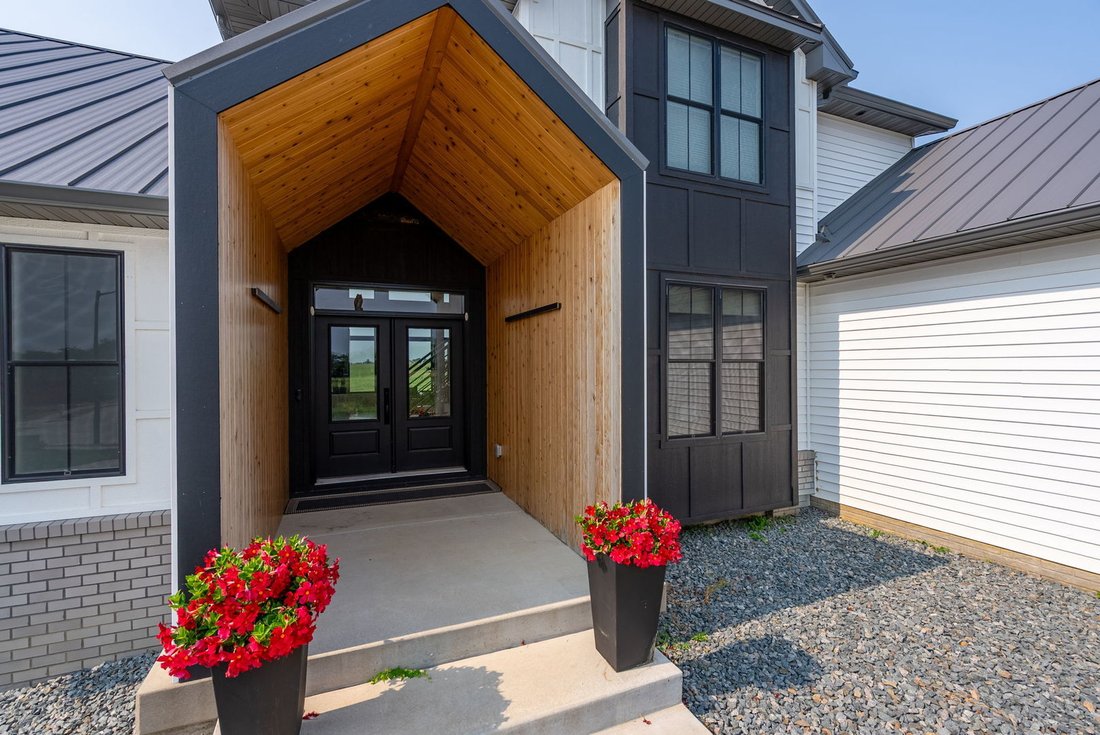 House in Bettendorf, Iowa, United States 2 - 18552640
