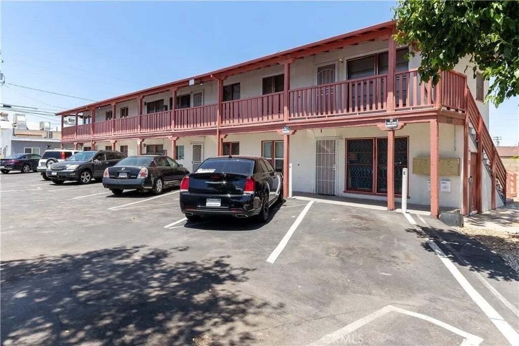Lancaster, California, United States 1 - 16742644