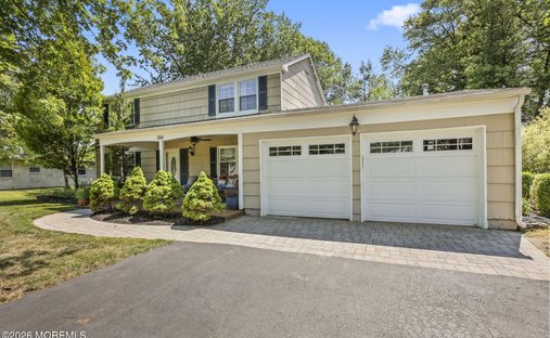 House in Manalapan Township, New Jersey, United States 1