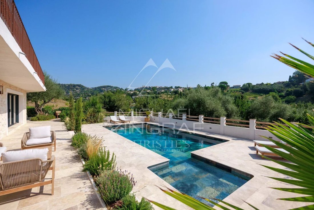 Villa in Saint-Paul-de-Vence, Provence-Alpes-Côte d'Azur, France 2 - 18023927