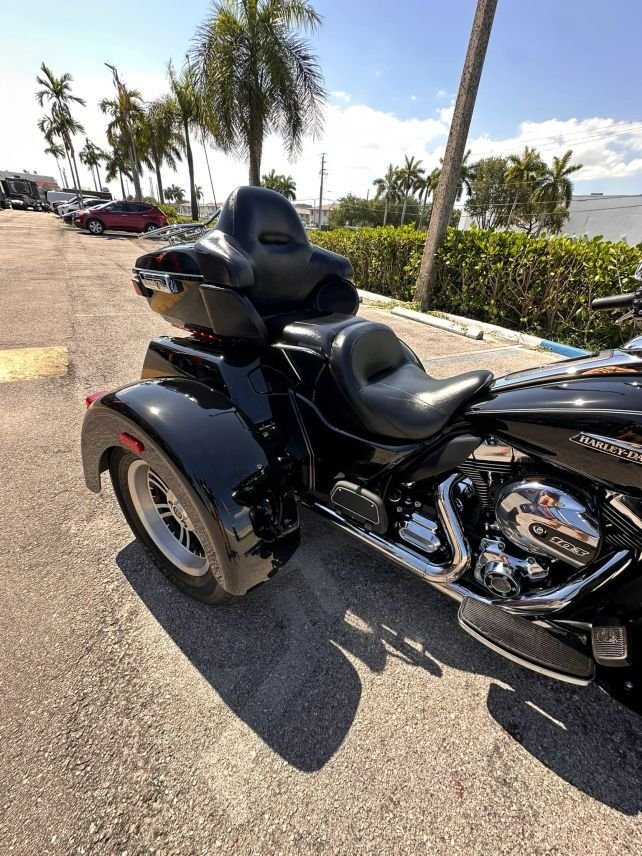 Hialeah Gardens, FL, United States 3 - 18553681