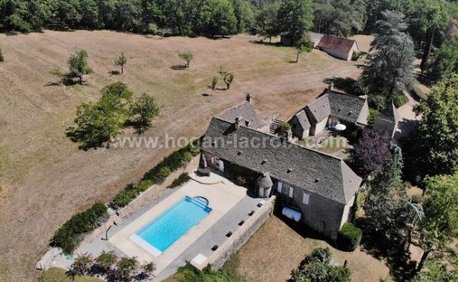 Estate in Sarlat-la-Canéda, Nouvelle-Aquitaine, France 1