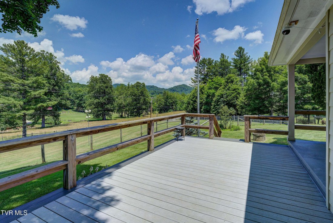 House in Roan Mountain, Tennessee, United States 5 - 18550846