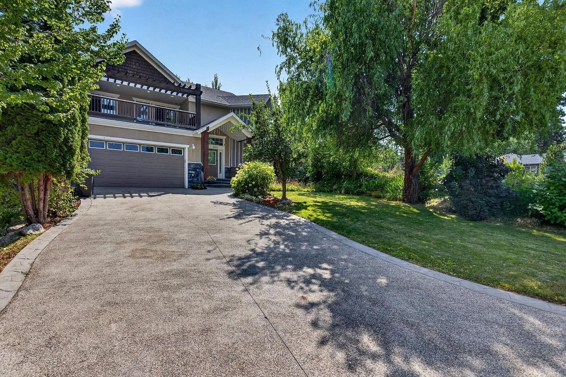 House in Kelowna, British Columbia, Canada 1 - 18550403