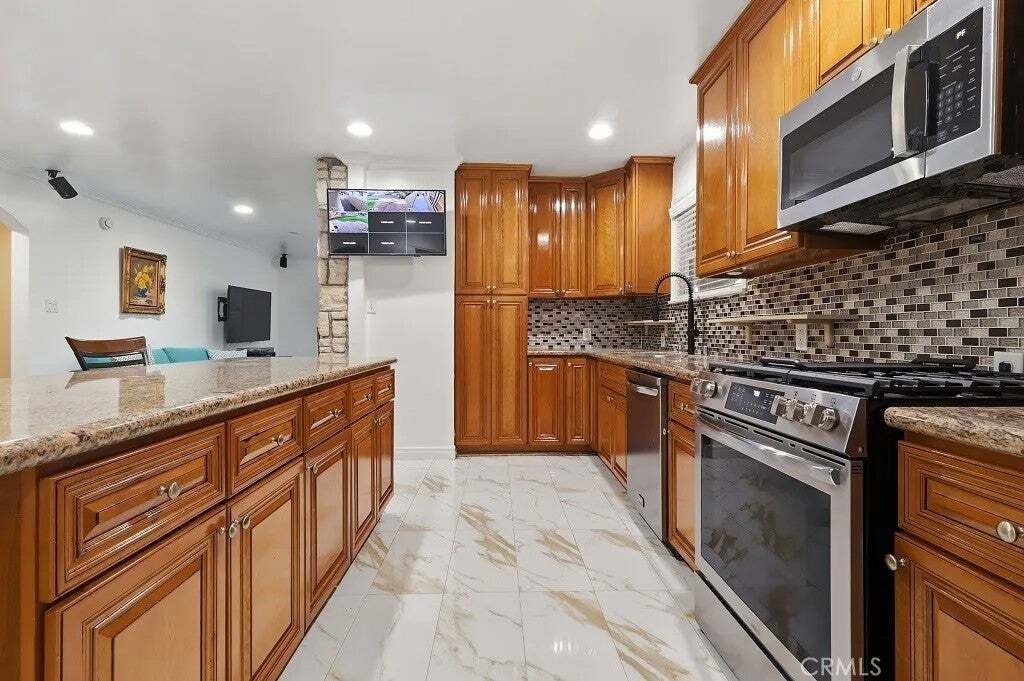 House in Lawndale, California, United States 5 - 18552482