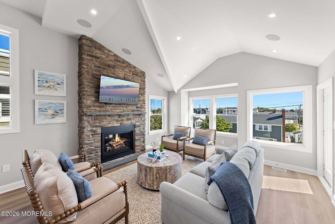 House in Ship Bottom, New Jersey, United States 3 - 18551382