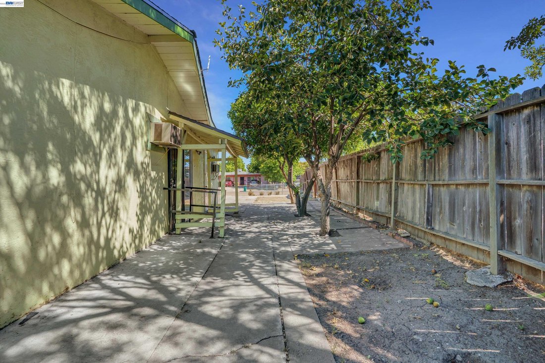 Stockton, California, United States 4 - 18550454