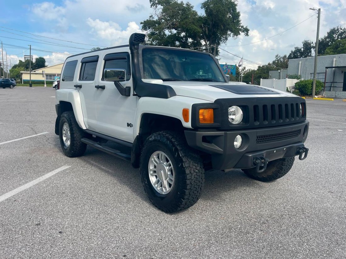 Suv in Tampa, FL, United States 3 - 18553662