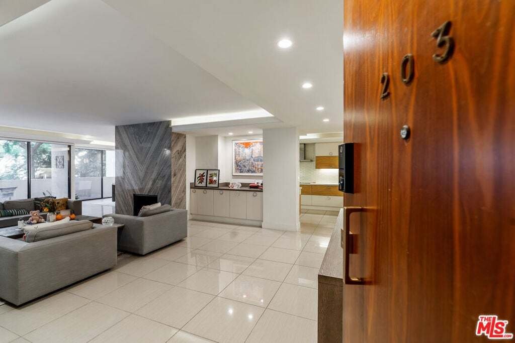 Condo in Beverly Hills, California, United States 4 - 18551037