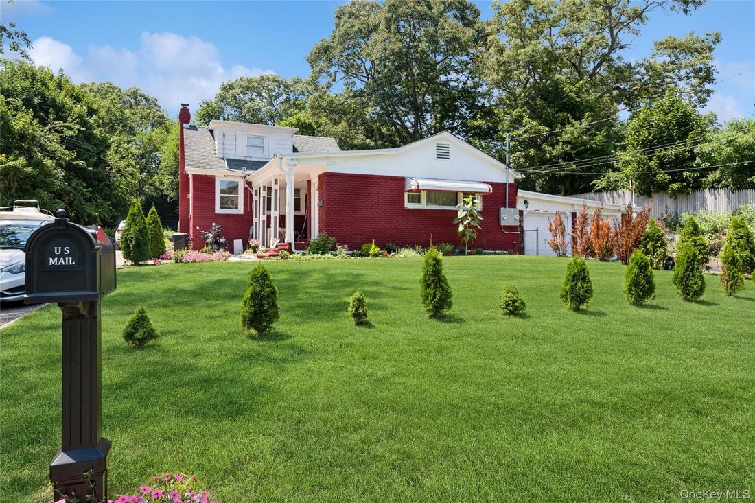 House in Huntington Station, New York, United States 1 - 18553114