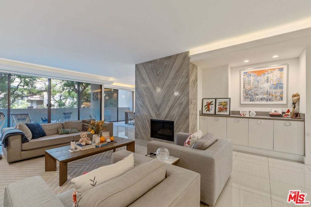 Condo in Beverly Hills, California, United States 1 - 18551037