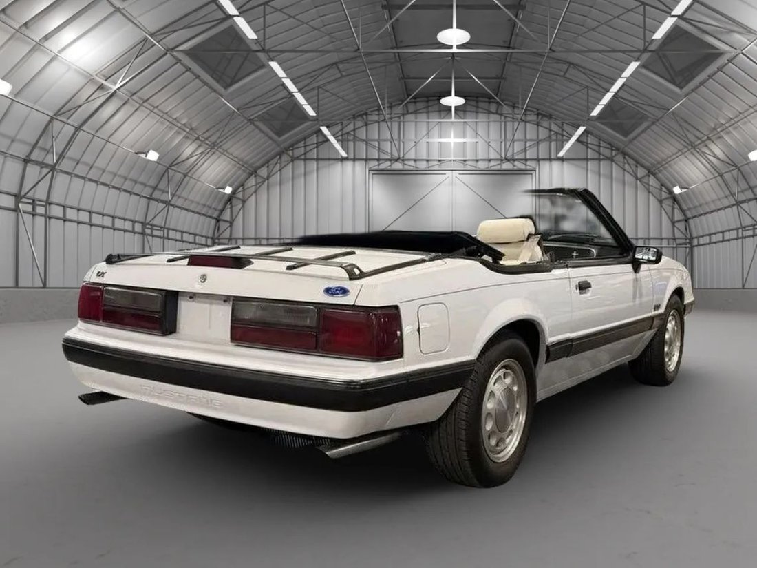 Cabriolet in Pontoon Beach, IL, United States 2 - 18553701