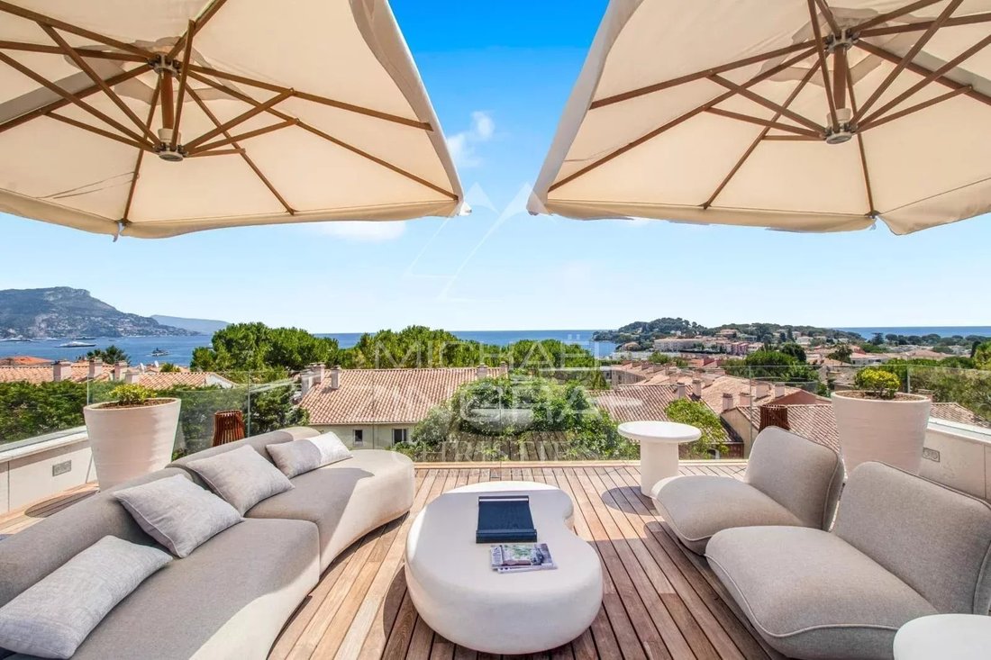 Villa in Saint-Jean-Cap-Ferrat, Provence-Alpes-Côte d'Azur, France 4 - 18549862