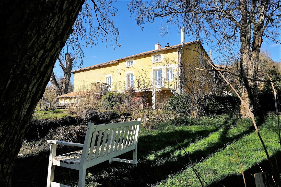 House in Champagne-Mouton, Nouvelle-Aquitaine, France 1 - 18551890