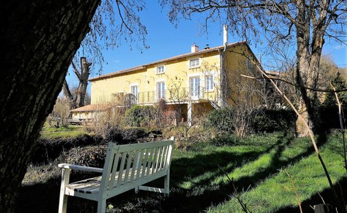 House in Champagne-Mouton, Nouvelle-Aquitaine, France 1