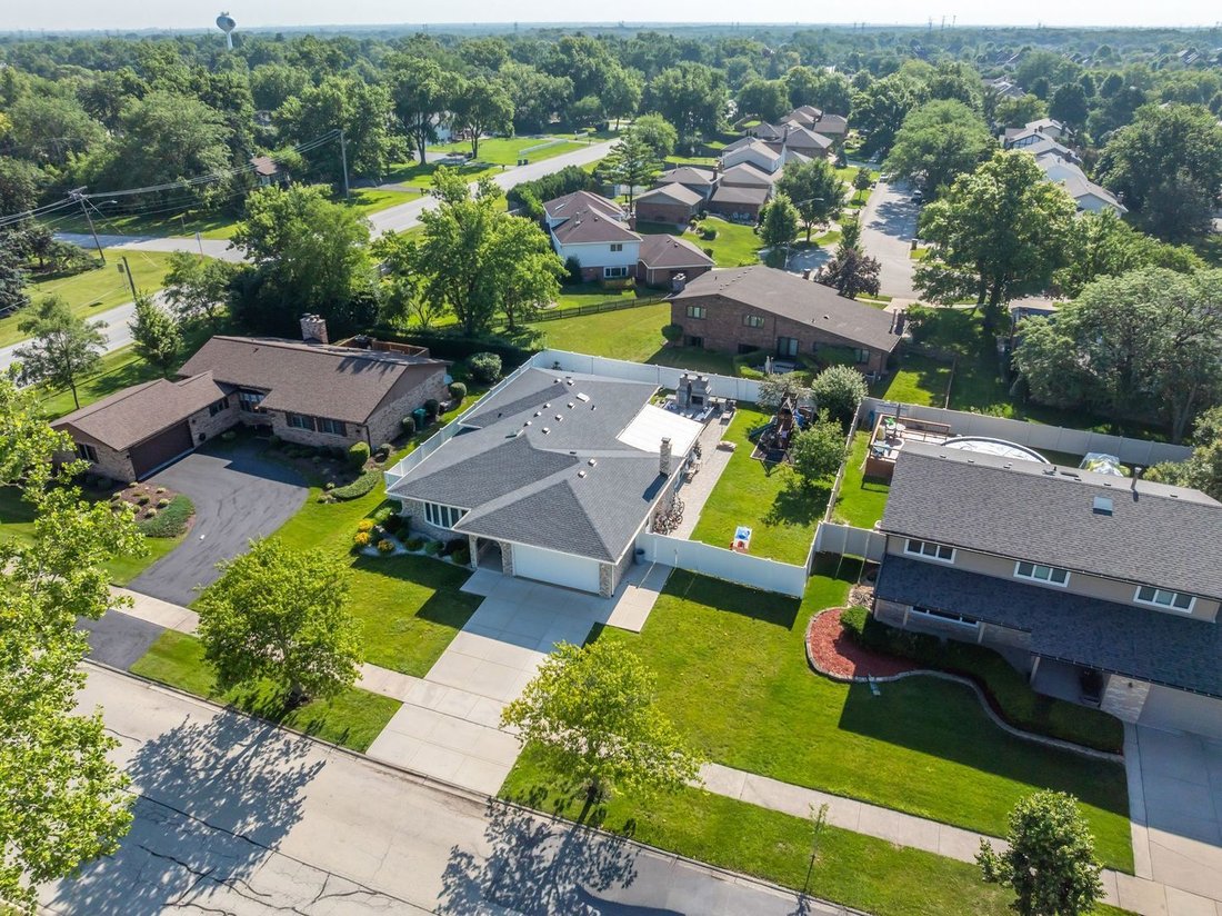 House in Orland Park, Illinois, United States 2 - 18552677
