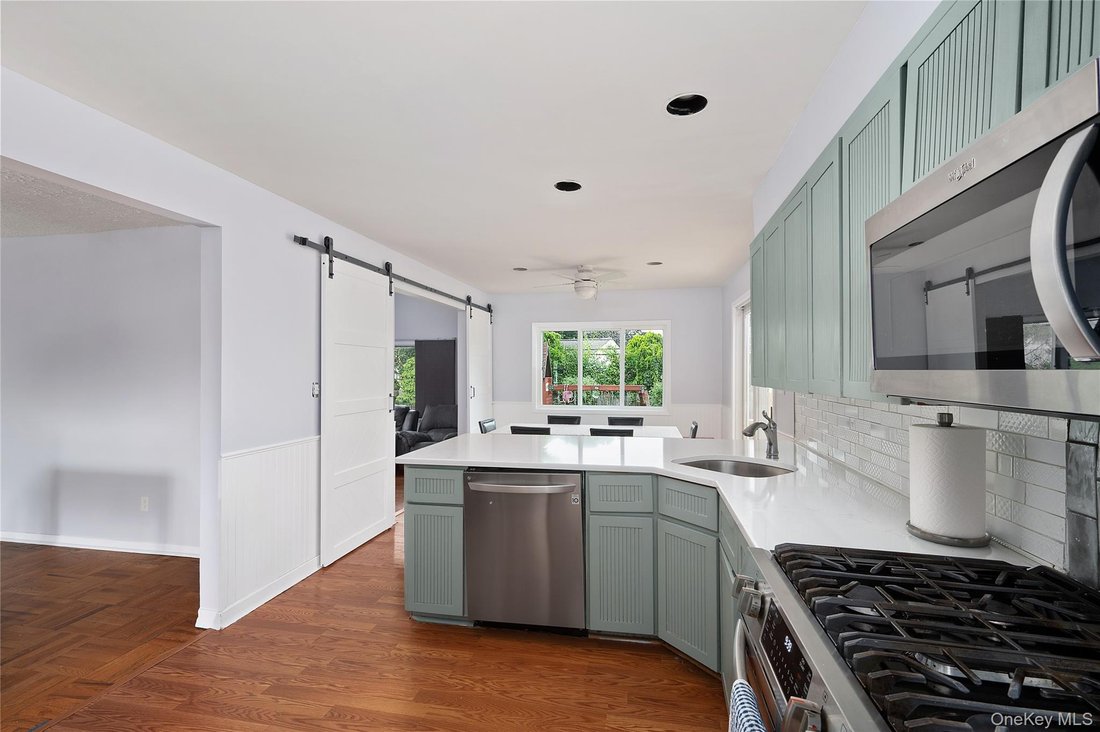 House in Hicksville, New York, United States 4 - 18550395