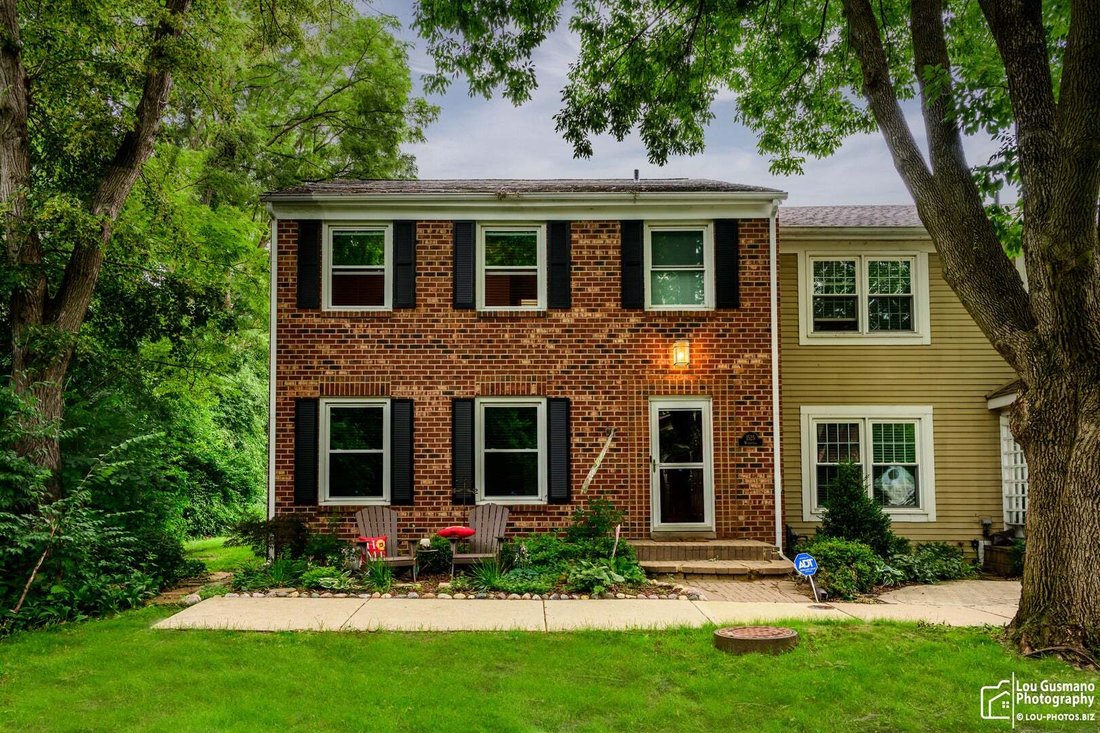 Townhouse in Naperville, Illinois, United States 1 - 18552625