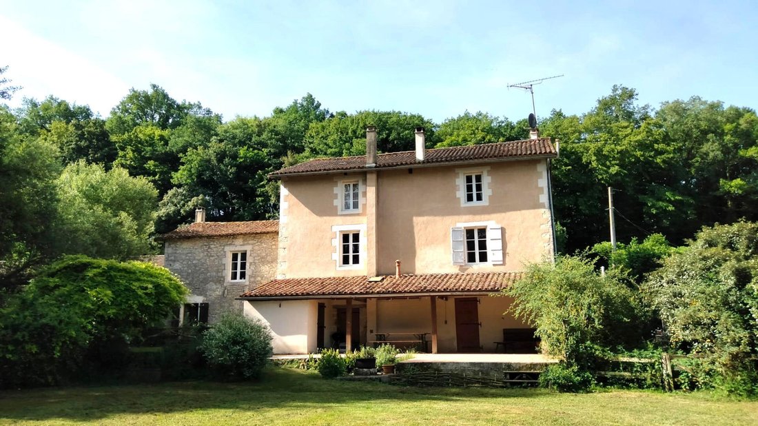 Maison à Nanteuil-en-Vallée, Nouvelle-Aquitaine, France 1 - 18551817