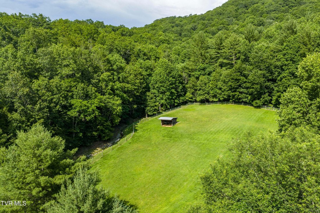 House in Roan Mountain, Tennessee, United States 4 - 18550846