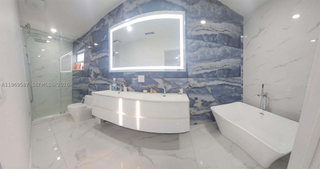 House in Miami, Florida, United States 4 - 17272362