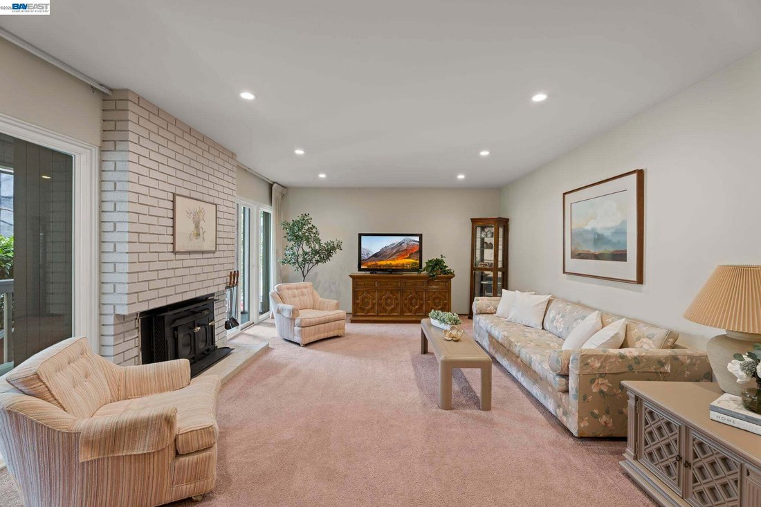 House in San Bruno, California, United States 5 - 18551619