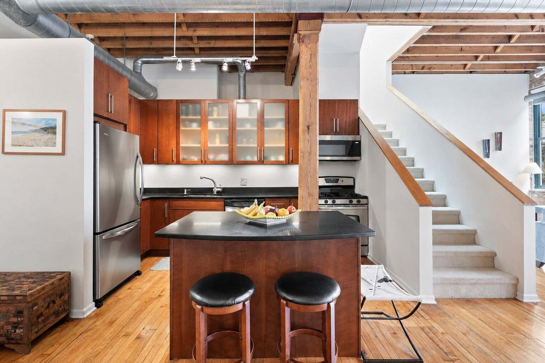 Condo in Chicago, Illinois, United States 3 - 18552690