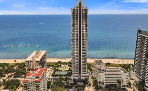 Condo in Miami Beach, Florida, United States 1