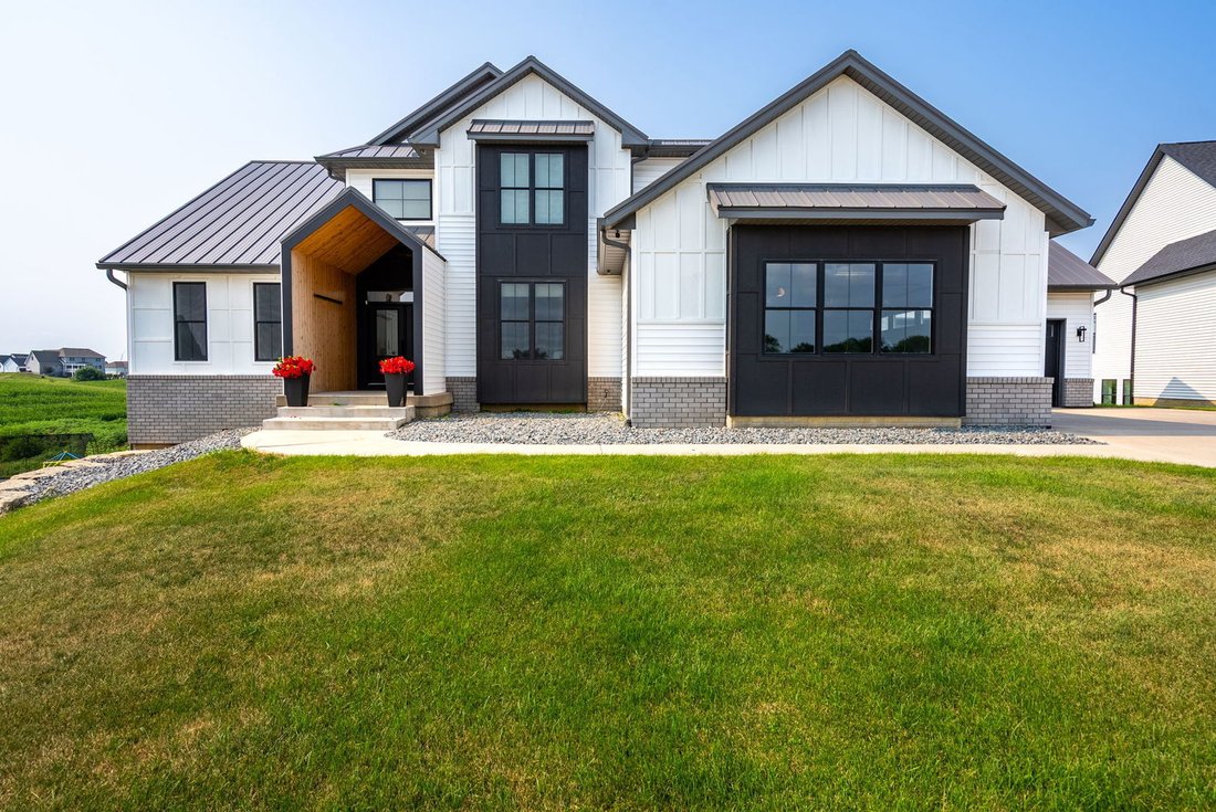 House in Bettendorf, Iowa, United States 1 - 18552640