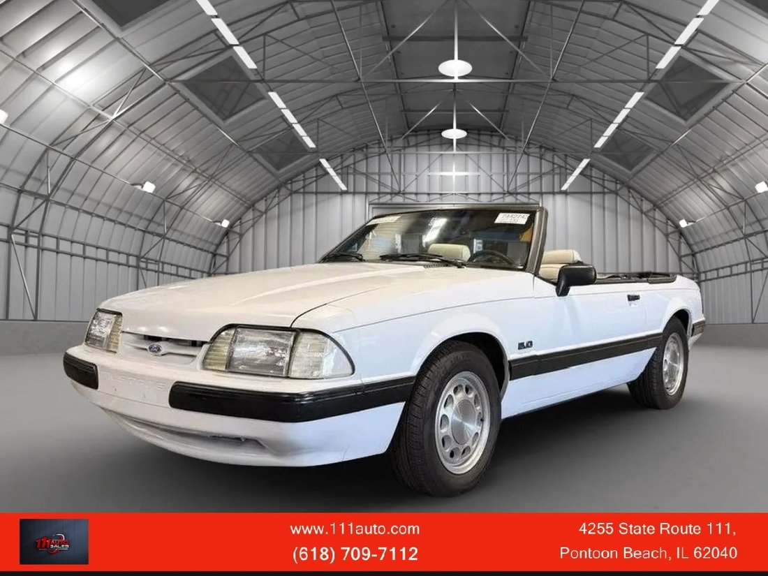 Cabriolet in Pontoon Beach, IL, United States 1 - 18553701