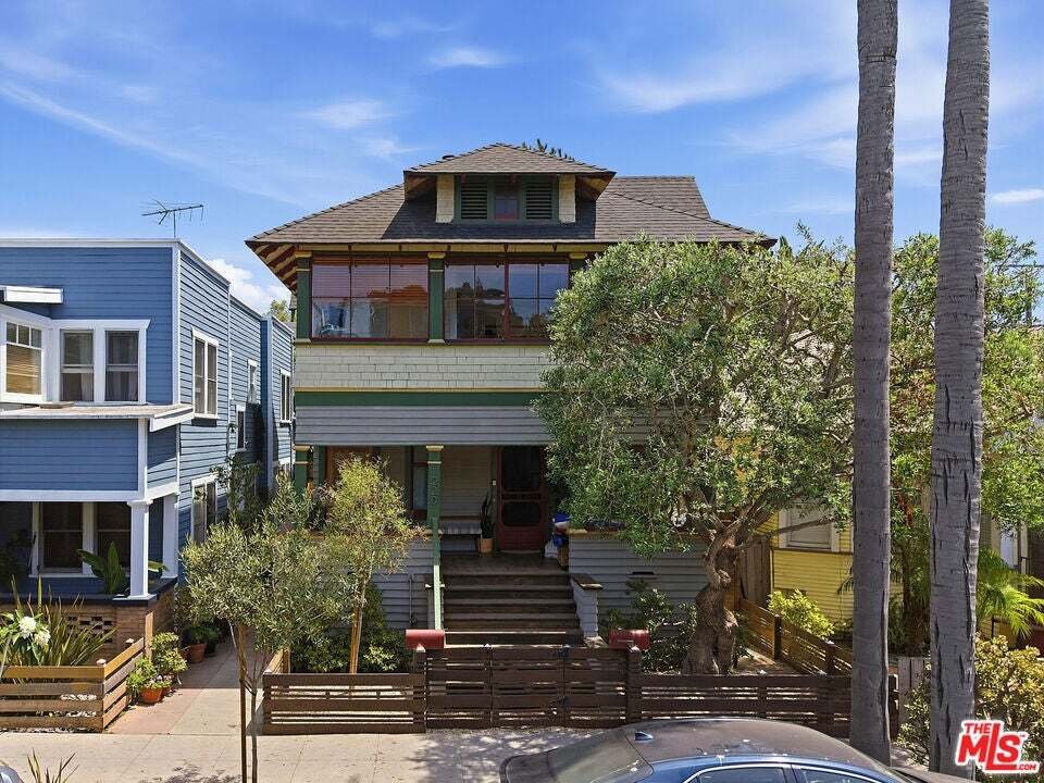 Los Angeles, California, United States 1 - 18551051