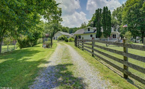 House in Roan Mountain, Tennessee, United States 1