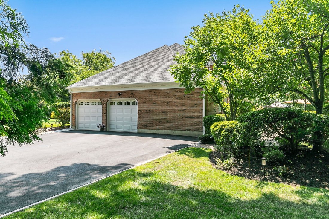 House in Colts Neck, New Jersey, United States 4 - 18549109