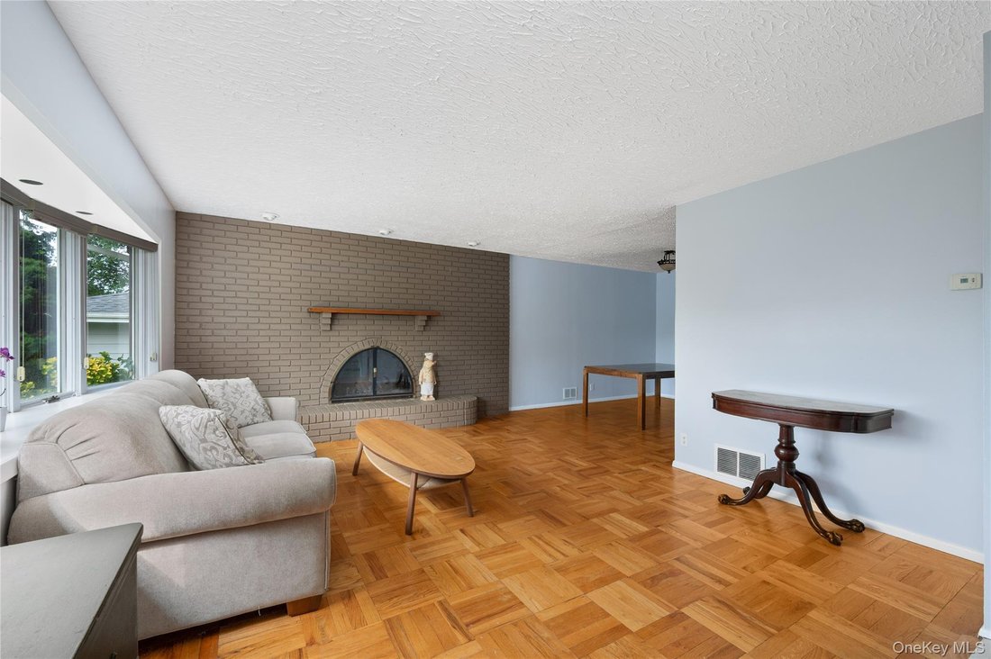 House in Hicksville, New York, United States 2 - 18550395