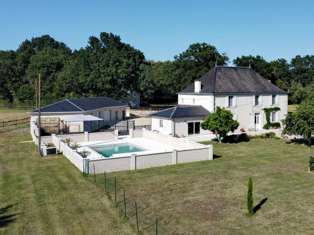 Maison à Romagne, Nouvelle-Aquitaine, France 4 - 18549316