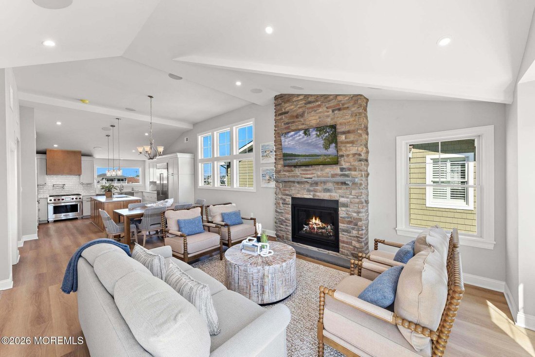 House in Ship Bottom, New Jersey, United States 4 - 18551382