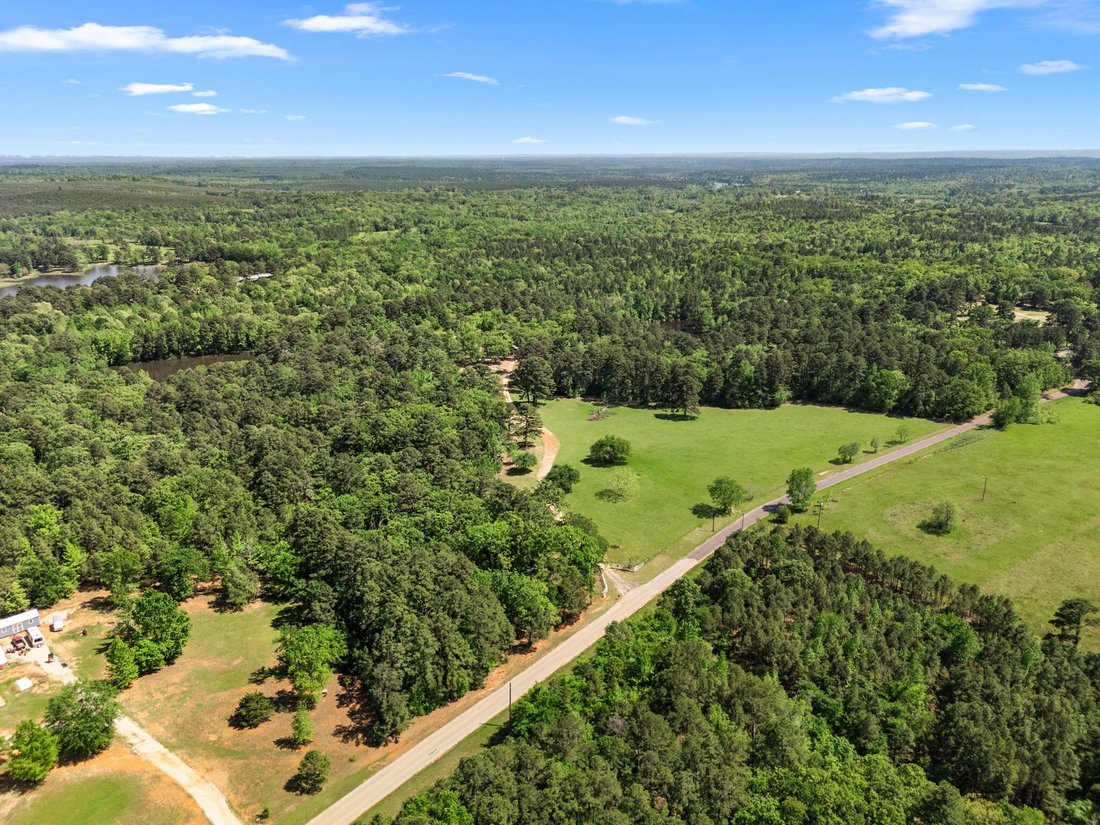 Farm Ranch in Holly Lake Ranch, Texas, United States 2 - 18552244