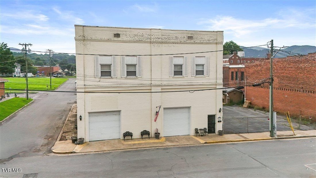 House in Erwin, Tennessee, United States 1 - 18550844