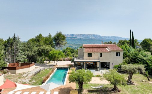 House in Le Tholonet, Provence-Alpes-Côte d'Azur, France 1