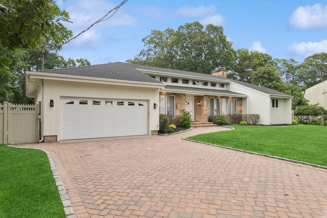 Hampton Bays, New York, United States 1 - 17684144