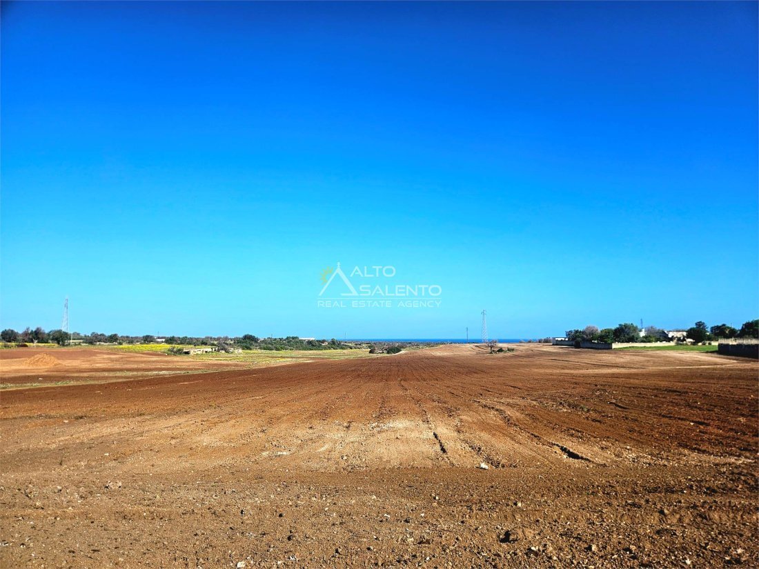 Land in Carovigno, Apulia, Italy 2 - 18551137