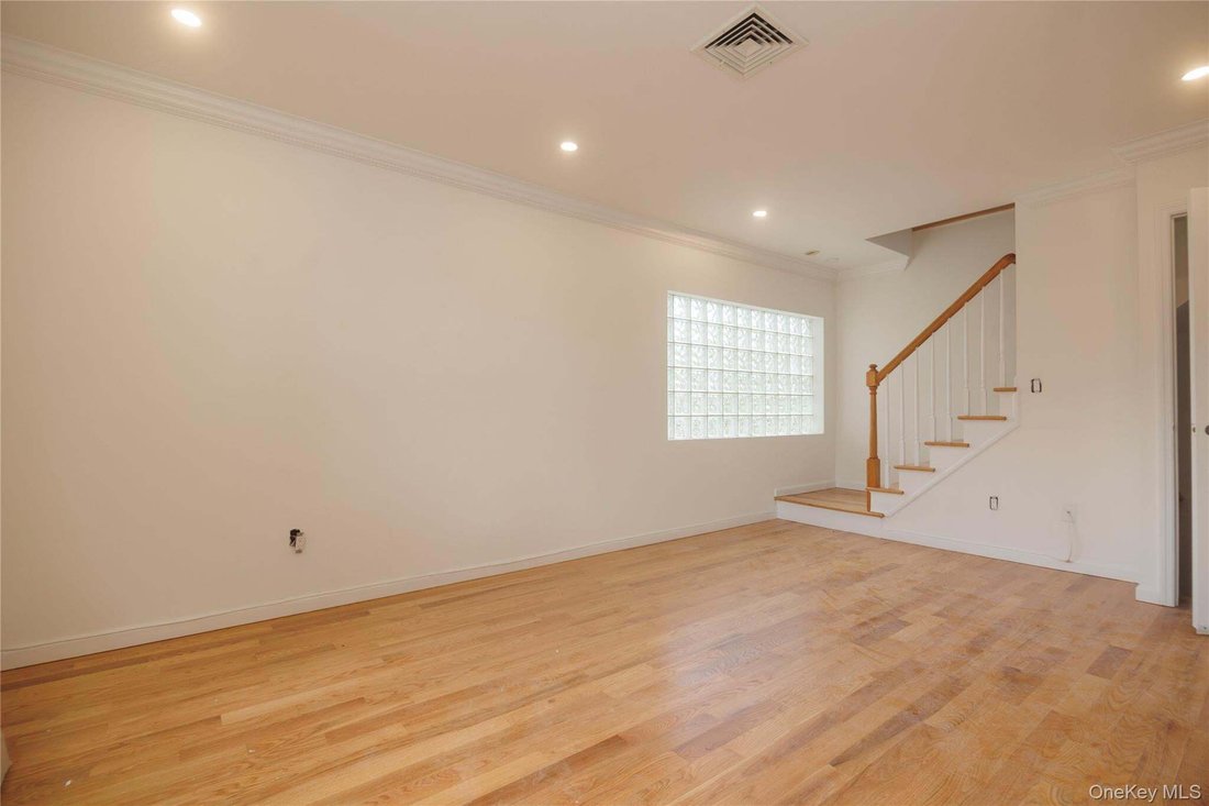 House in New York, New York, United States 3 - 18550723