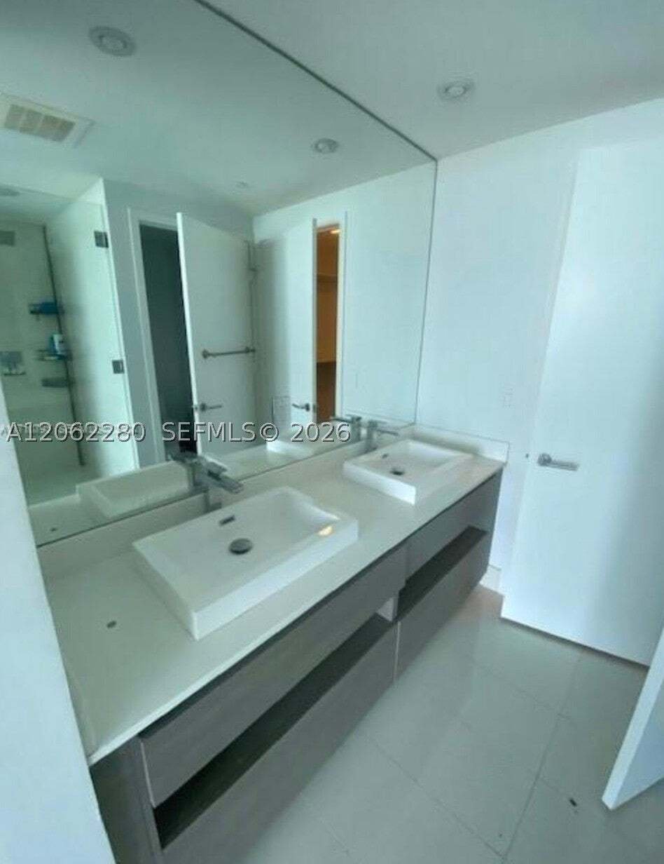 Condo in Miami, Florida, United States 3 - 18548947
