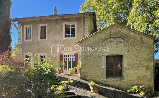 House in Saint-Didier, Provence-Alpes-Côte d'Azur, France 1
