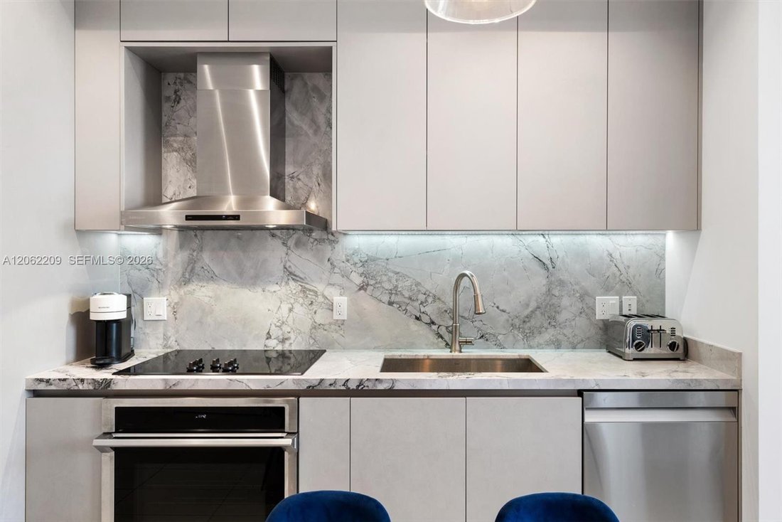 Condo in Miami Beach, Florida, United States 3 - 18553135