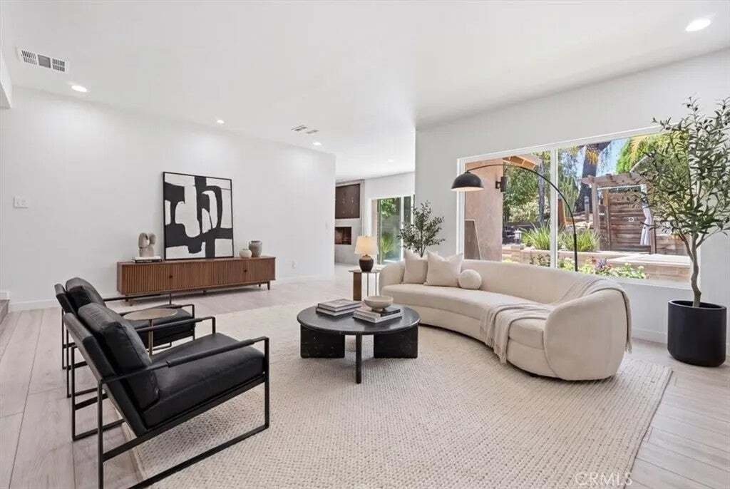 Condo in Los Angeles, California, United States 3 - 18552564